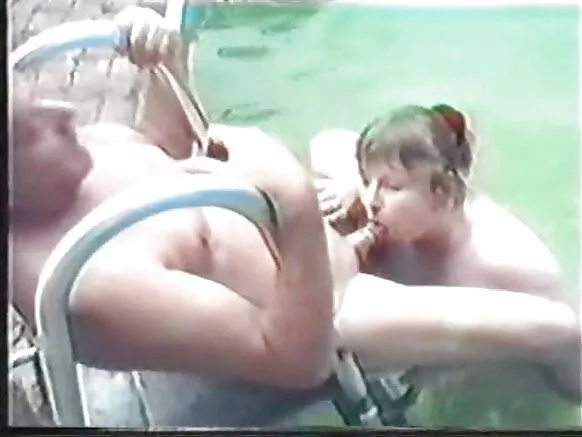 Couple ya mikolo oyo bazali kosala sexe na ba mamans busty na bana na piscine part 2 na tweed.