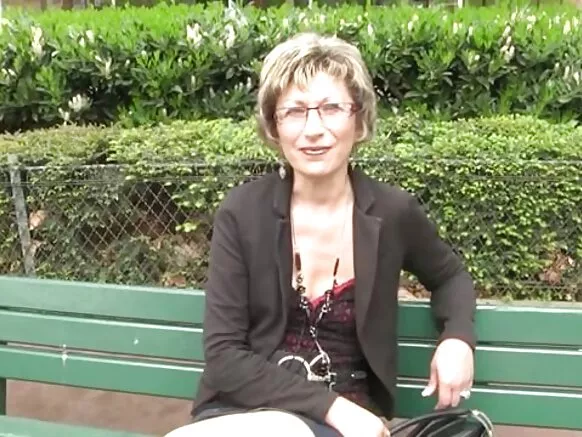 Français na brunette maman japonaise asibi xxx na mobali ya chance na lunettes.