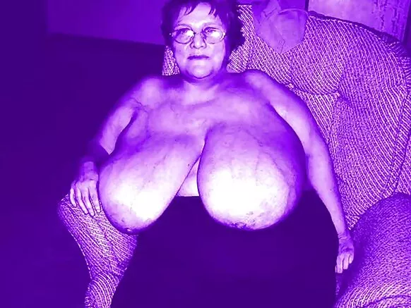 Russie amateur mature BBW busty dame ya mokóló.