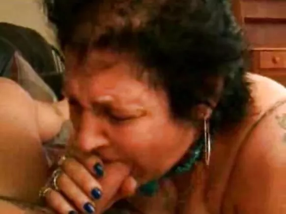 Noko apesi blowjob, ba dames mexicaines ya suki bapesaka blowjob.