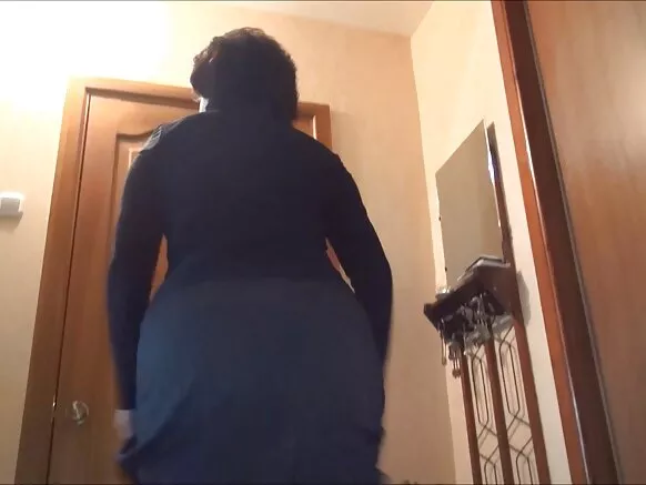 Libolo na ngai na se ya maman na muana jupe xxx kolakisa yango na maman.