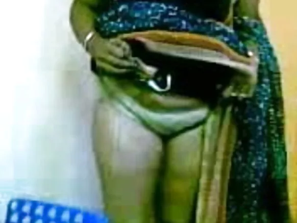 Aunty nue adulte basi indienne flashing 1226.