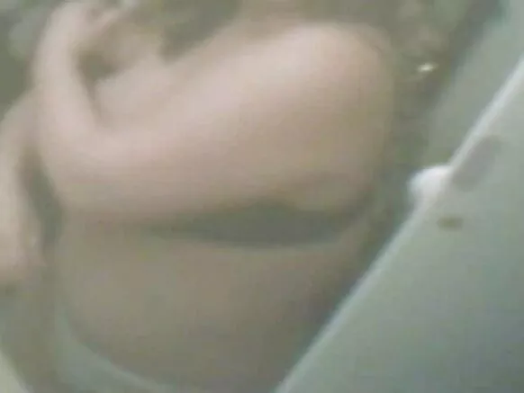 Mabele ya mama! 100% vrai amateur ba vidéos ya caméra caché ya basi ya mature na lingerie.