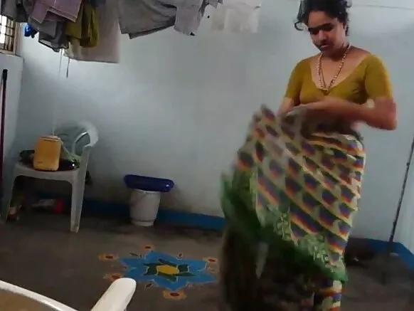 desi ya mabolongo ya nsuki alataka saree ba lesbiennes espagnoles matures après bath.