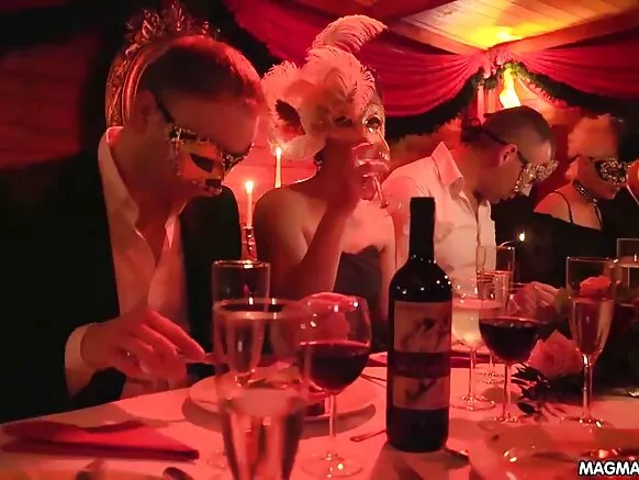 Film ya fétiche, basi ya kala ya moto bazo siba ba swingers matures na fête.