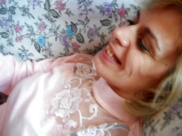 BJ. Amateur cumshot xxx pona mokolo ya ba mamans.