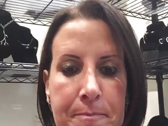 Basi ya mature, mature et magnifique cum défi: Ashley.